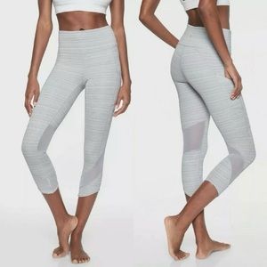Athleta Chat to Town stash pocket leggings
